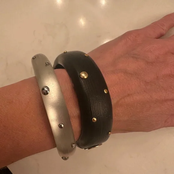 Alexis Bittar White Silver studded Lucite bracelet - Picture 9 of 9